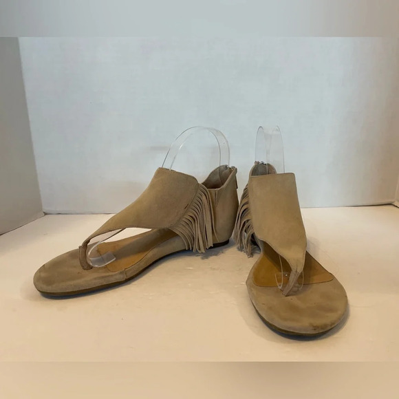 Adam Tucker By Me Too Tan Leather Fringe Boho Sandals Size 6 1/2 M - Picture 3 of 7
